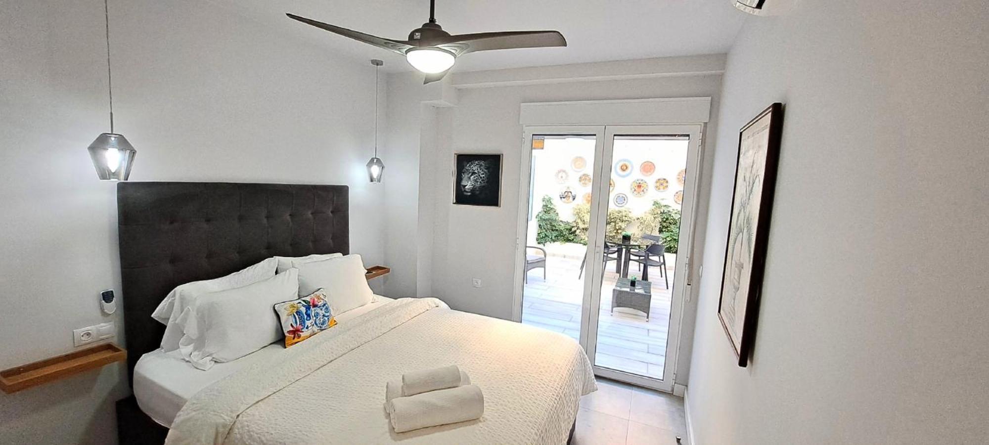 New! Renovated, Centrally Located, Private Entrance, Terrace Valência Exterior foto